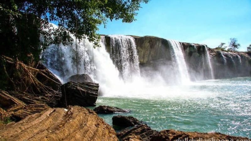 Thác Đắk Búk So nhiều dòng