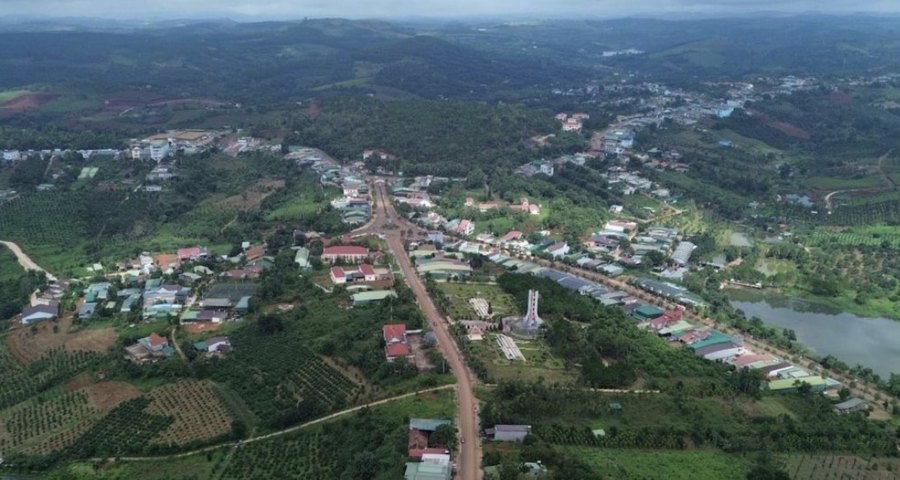 Aerial thị trấn + đồi cà phê Tuy Đức